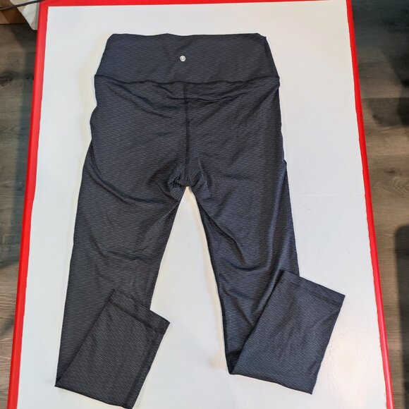 CRZ Yoga Pants high waist crop black grey pattern women's size 14 - Picture 3 of 12